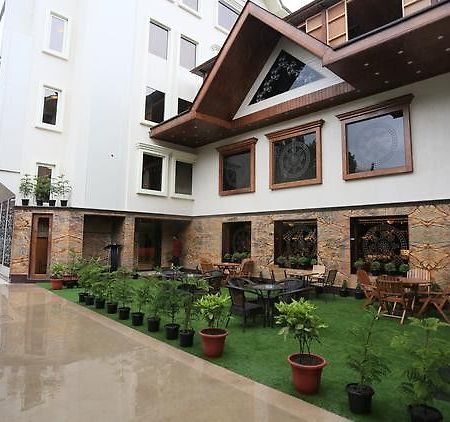 Hotel Ch2 Srīnagar Exterior foto